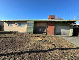 179 W Essex St, Crescent City, CA 95531