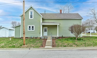802 E 9th St, Huntingburg, IN 47542