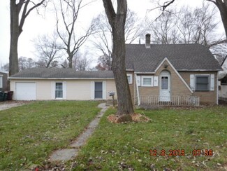 230 W Forest Ave, Hainesville, IL 60073