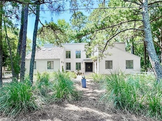 557 Susan Constant Dr, Virginia Beach, VA 23451