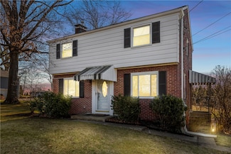 1553 Crestview Dr, Pittsburgh, PA 15237
