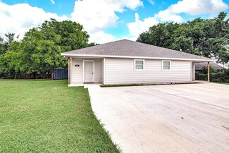200 Honey Bee Dr Unit 202, Joshua, TX 76058