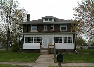 201 E North St, Ridge Farm, IL 61870