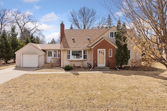 1166 Sherren St W, Saint Paul, MN 55113