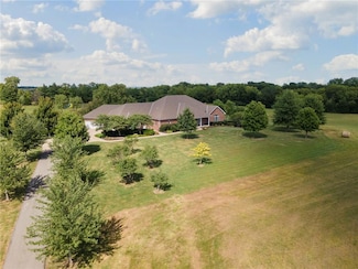 15600 NE 124th St, Kearney, MO 64060