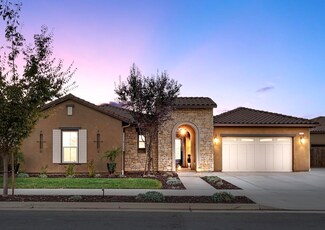 2633 N Silvervale St, Visalia, CA 93291