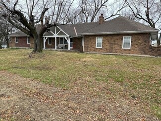 10904 E State Route C N, Peculiar, MO 64078