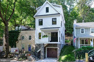 172 York St, Lambertville, NJ 08530