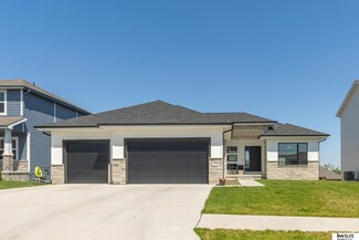 7707 S 199th St, Gretna, NE 68028