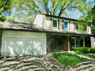 6111 Pingree Rd, Crystal Lake, IL 60014