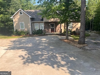 255 Emerald Pointe Dr, Carrollton, GA 30116