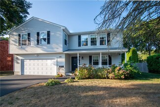 10 Lunn St, Riverside, RI 02915