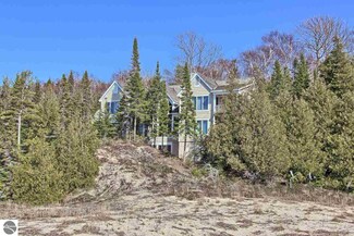 13531 N Cathead Point Rd, North Port, MI 49670