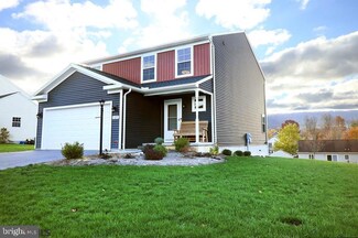127 Shady Hollow Dr, Pleasant Gap, PA 16823