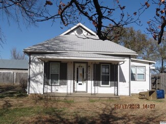 5204 W Pretty Prairie Rd, Pretty Prairie, KS 67570