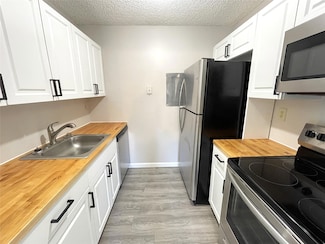 1153 Lake Victoria Dr Unit O, West Palm Beach, FL 33411