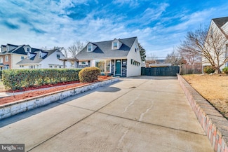 6604 Cavalier Dr, Alexandria, VA 22307