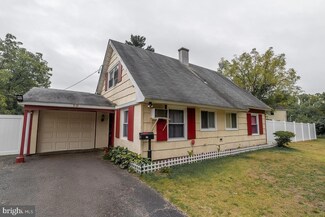 10 Spiralwood Ln, Willingboro, NJ 08046
