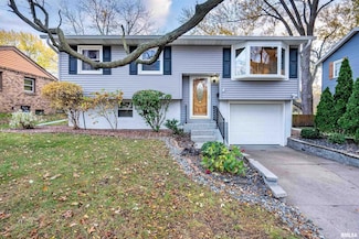 1525 E 33rd St, Davenport, IA 52807