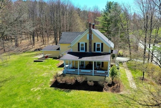 353 Mount Vernon St, Newport, VT 05855