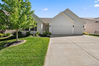 604 Old Friedens Rd, Saint Charles, MO 63303