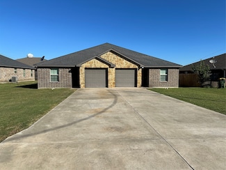 405 W Criner St, Grandview, TX 76050