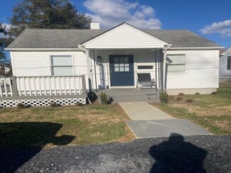 205 N Winchester Ave, Waynesboro, VA 22980