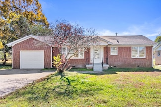 603 3rd St, Lawrenceburg, TN 38464