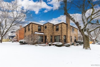 2810 Main St, Buffalo, NY 14214