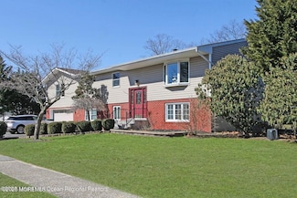 114 Greymoor Rd, Howell, NJ 07731