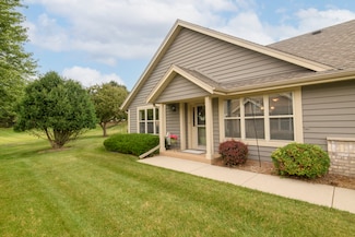 N24W24000 Brandon Oaks Dr Unit A, Pewaukee, WI 53072
