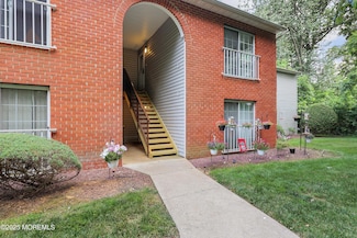 705 Zlotkin Cir Unit 8, Freehold, NJ 07728