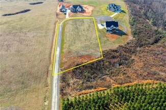 01 Cedar Crest Ct, East Bend, NC 27018
