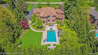 597 Yarboro Dr, Bloomfield Hills, MI 48304