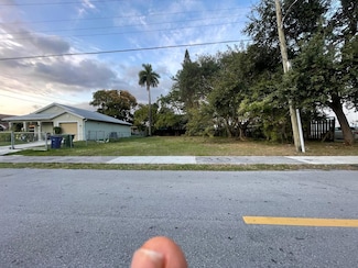 20 NW 10th St, Hallandale Beach, FL 33009