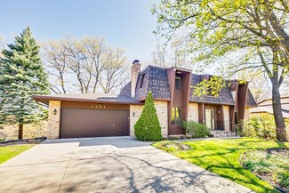 1261 Nursery Hill Ln, New Brighton, MN 55112