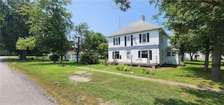 103 E North St, Brownstown, IL 62418