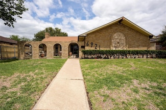 6921 Pickrell Dr, Dallas, TX 75227