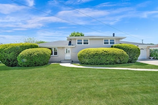 6611 W 85th St, Burbank, IL 60459
