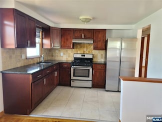 30 Christina St Unit 2F, Little Ferry, NJ 07643