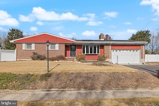 745 W Clayton Ave, Clayton, NJ 08312