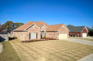 2220 Naples Dr SW, Decatur, AL 35603