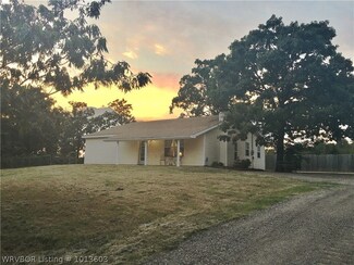 709 Jenson Rd, Hackett, AR 72937
