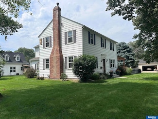 1207 8th St, Aurora, NE 68818