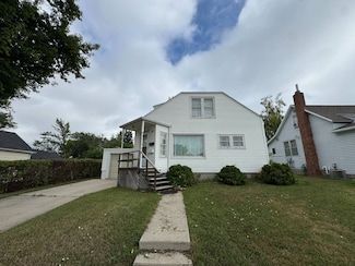 619 1st St NE, Devils Lake, ND 58301