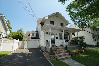 77 Burbank Ave, Staten Island, NY 10306