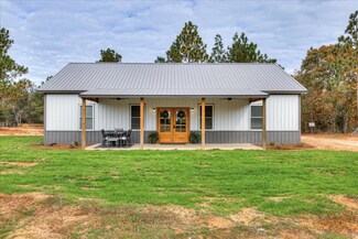 207 Bonnett Rd, Williston, SC 29853