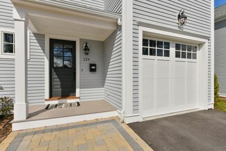 129-131 Farwell St Unit 129, Newton, MA 02460