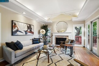 996 Hawthorn Dr, Lafayette, CA 94549