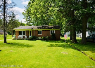 25541 King Rd, Romulus, MI 48174